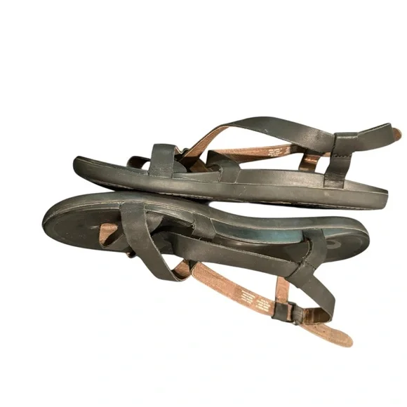 OluKai upena sandal toe strap ankle buckle leather summer sandal beach black 10 - Picture 3 of 6